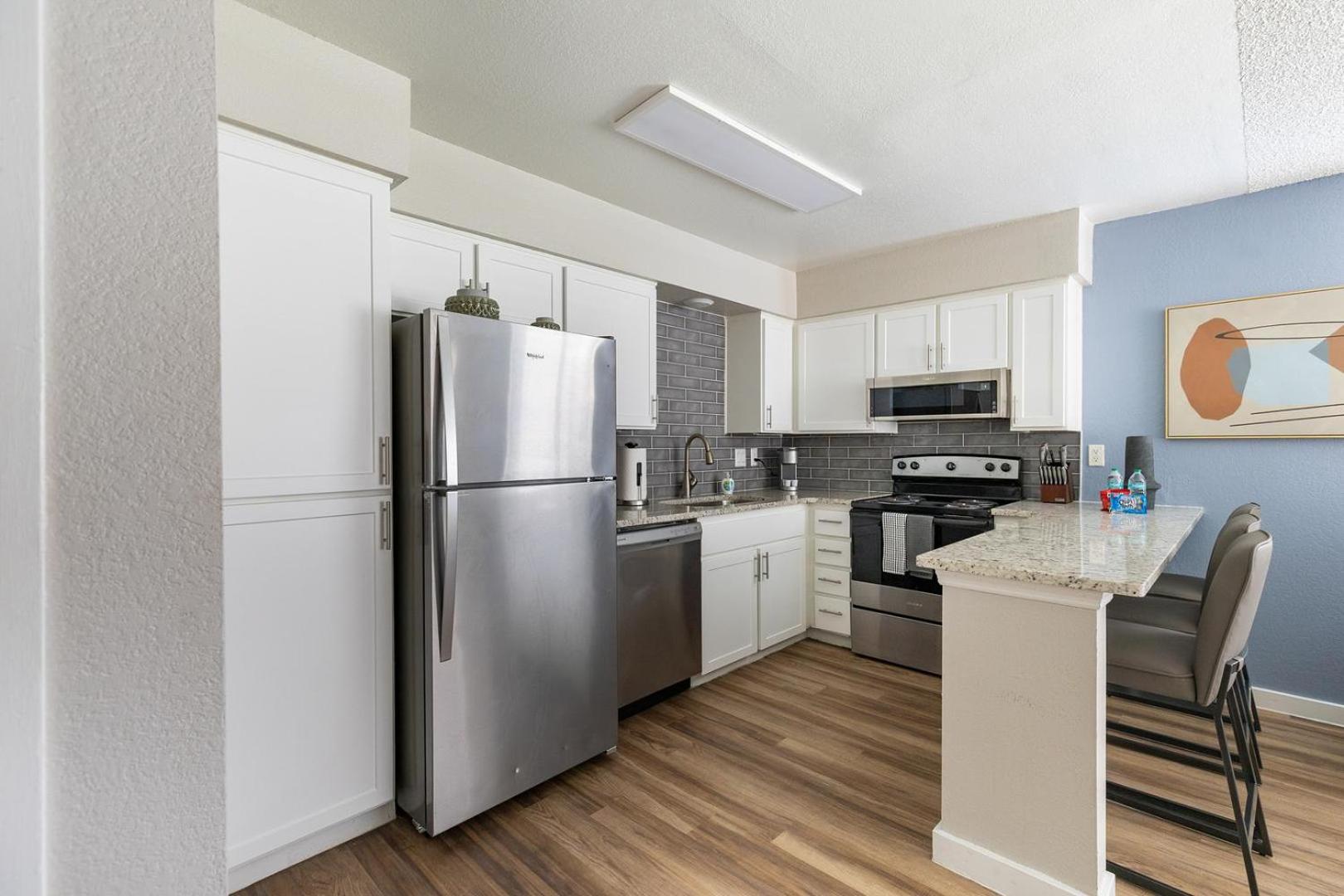 Landing Chic 1BD in Maryvale Village