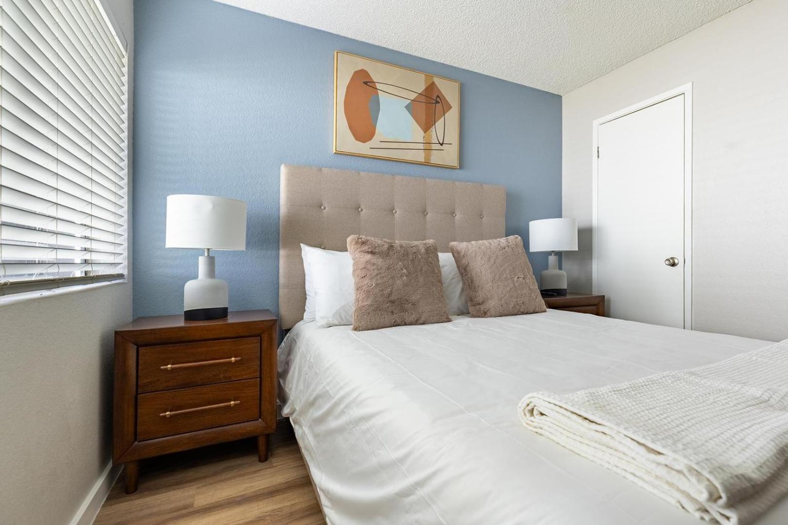 Landing Chic 1BD in Maryvale Village