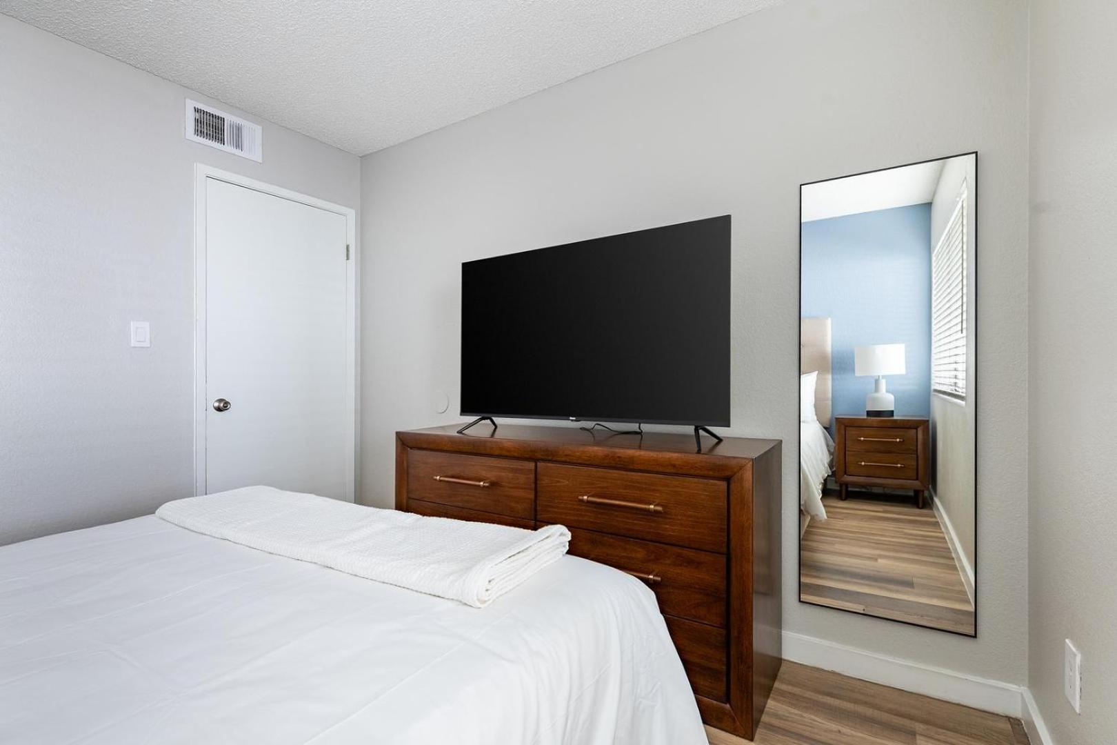 Landing Chic 1BD in Maryvale Village