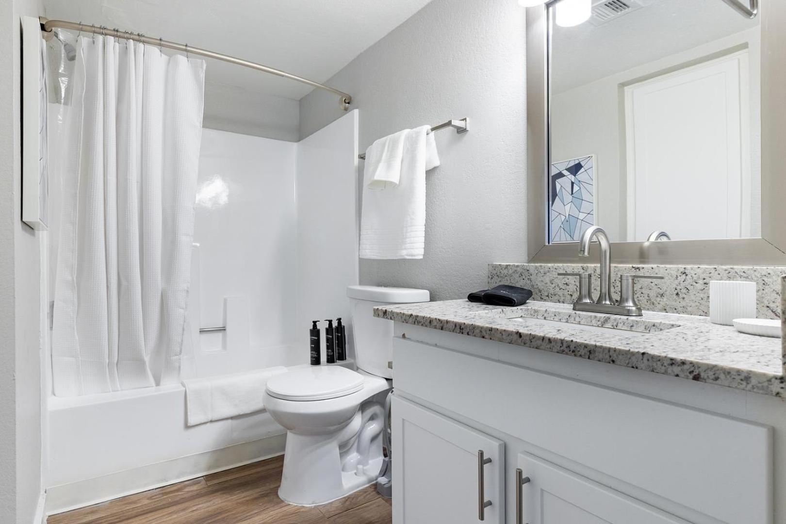 Landing Chic 1BD in Maryvale Village