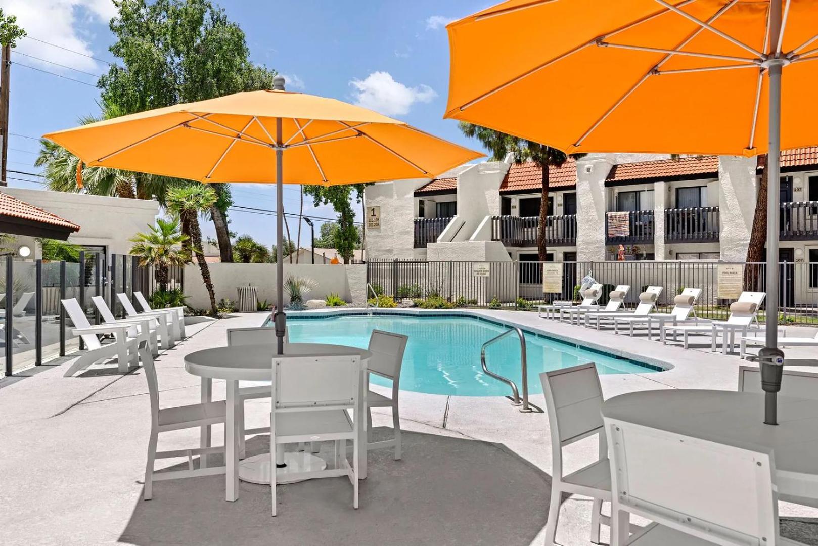 Landing Chic 1BD in Maryvale Village