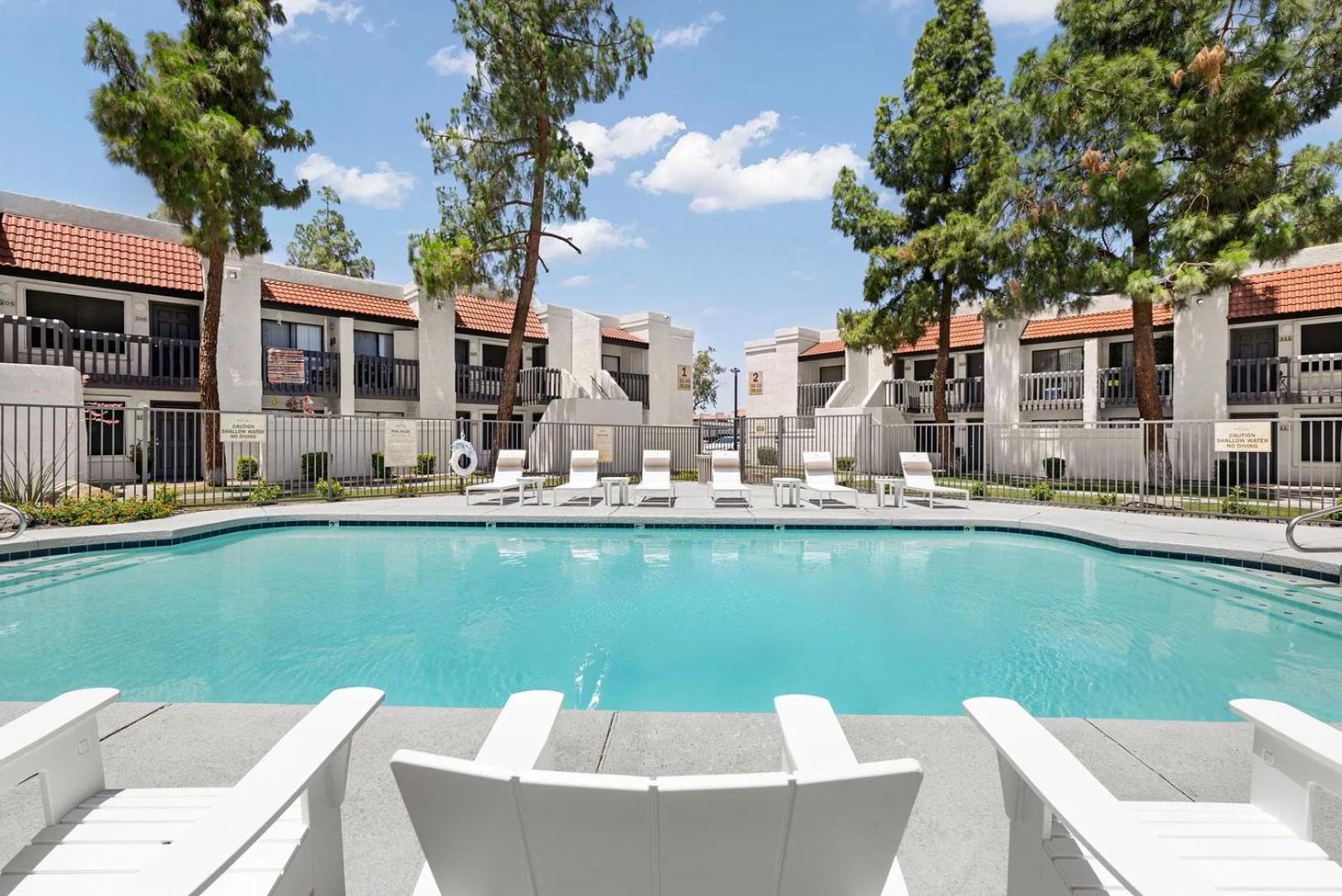 Landing Chic 1BD in Maryvale Village