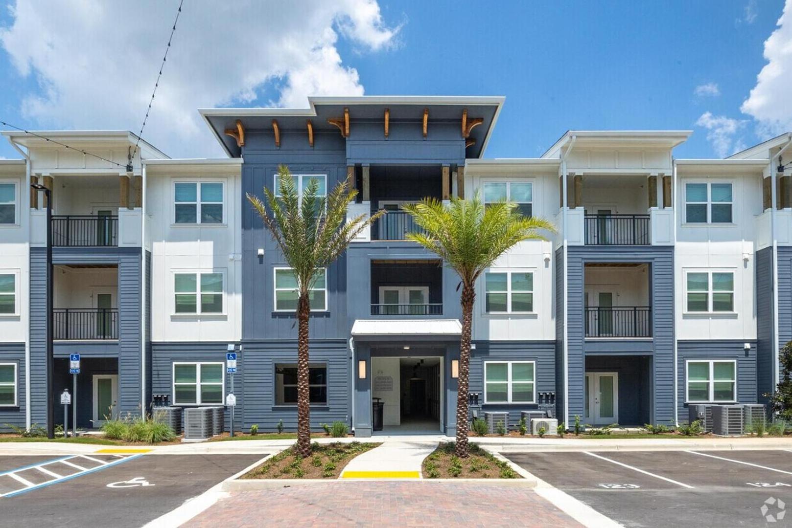 Landing Chic 1BD Gym Pool