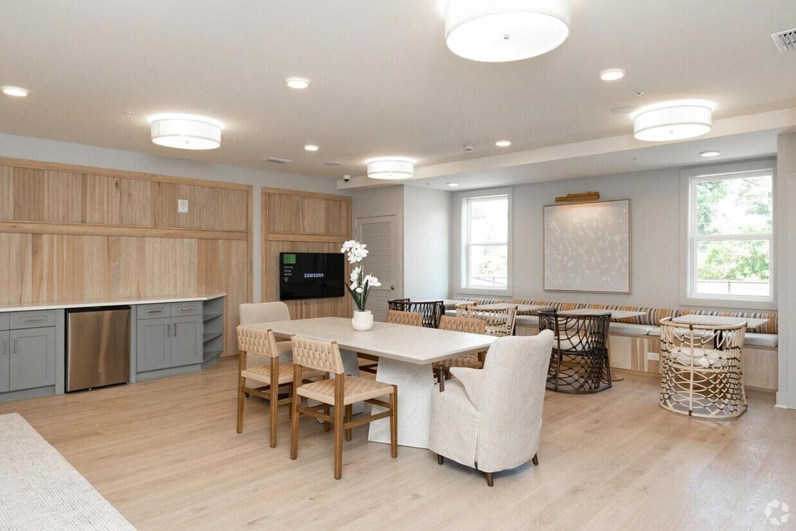 Landing Chic 1BD Gym Pool