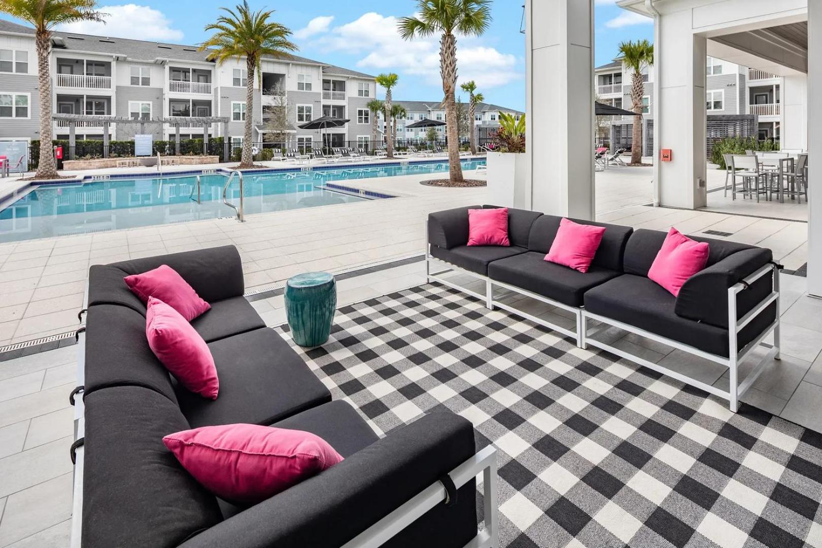 Landing Spectacular 2BD Gym