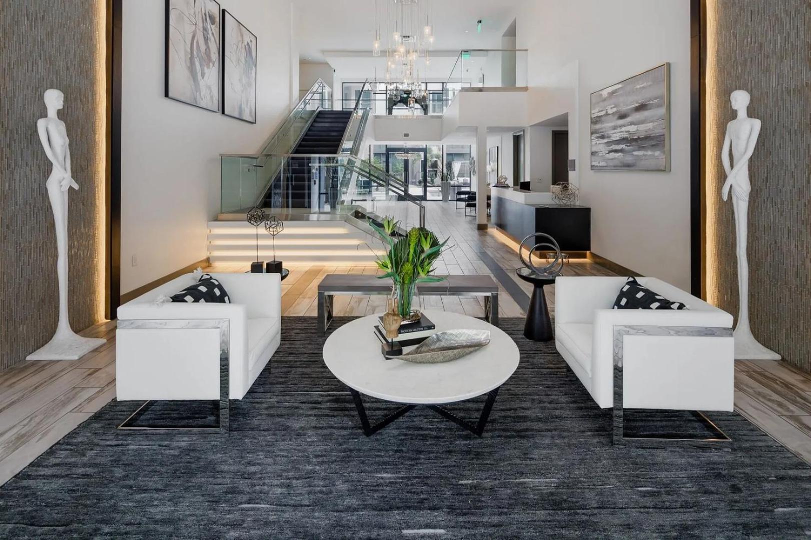 Landing Chic 1BD Gym Rooftop Lounge