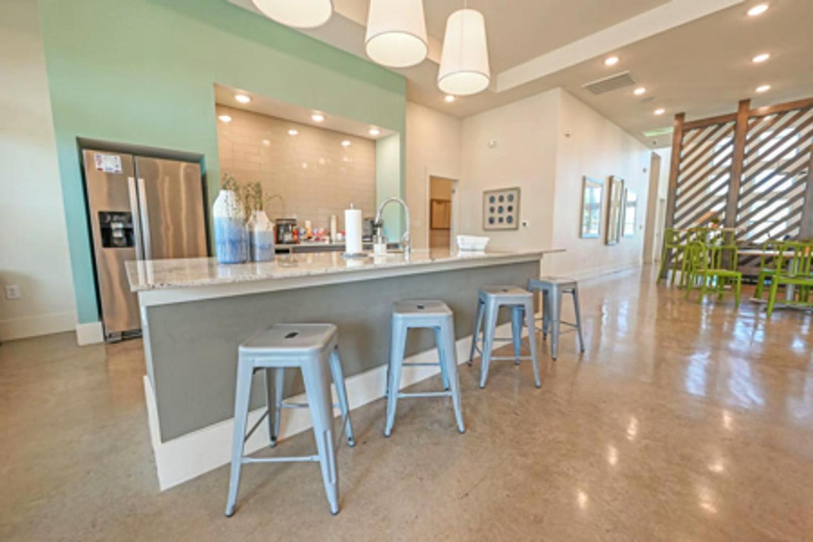 Landing Stylish 1BD Clubhouse Gym
