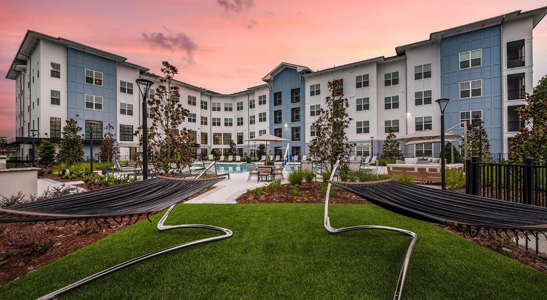 Landing Stunning 1BD Pool Clubhouse