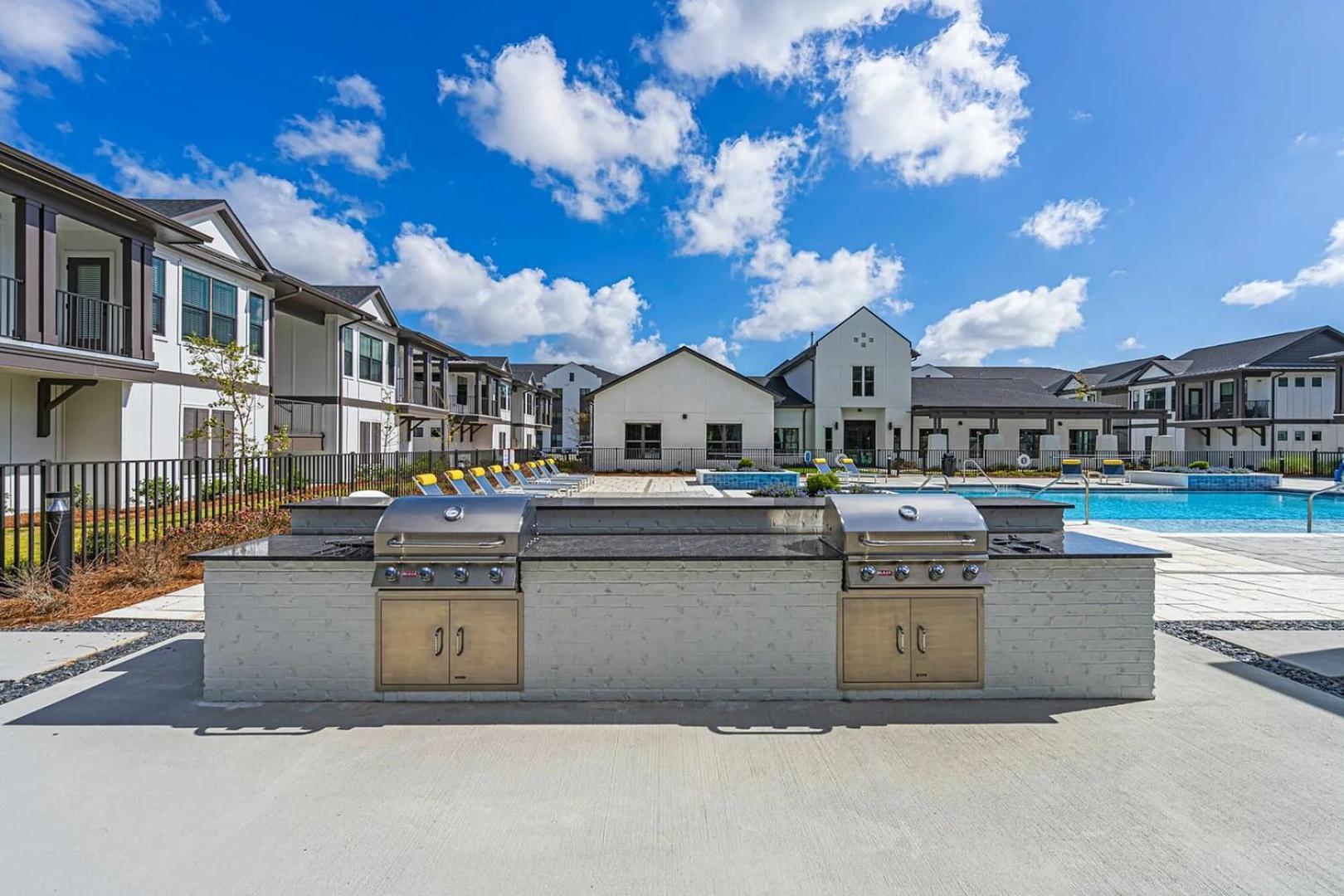 Landing Stylish 1BD Clubhouse Gym
