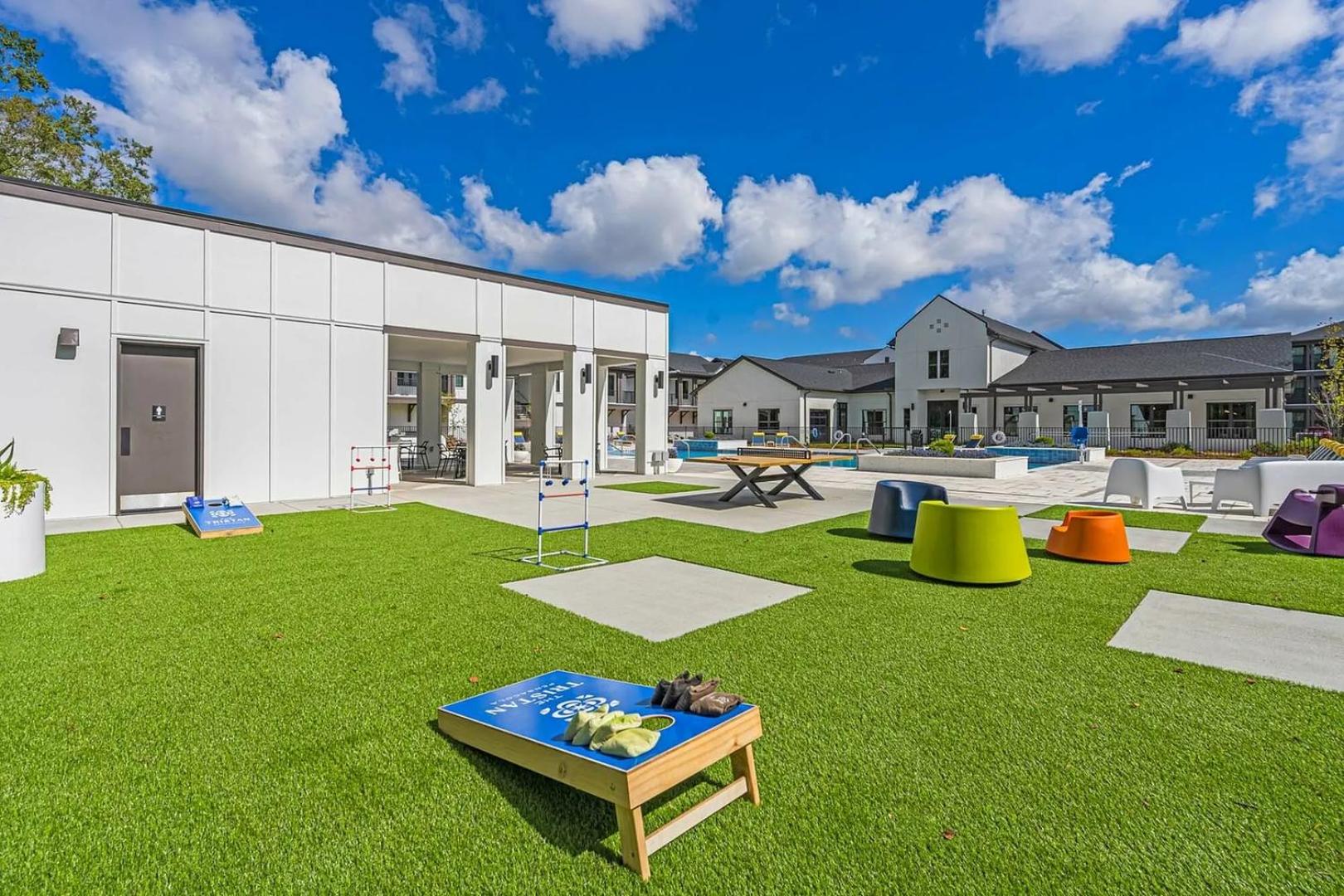 Landing Stylish 1BD Clubhouse Gym