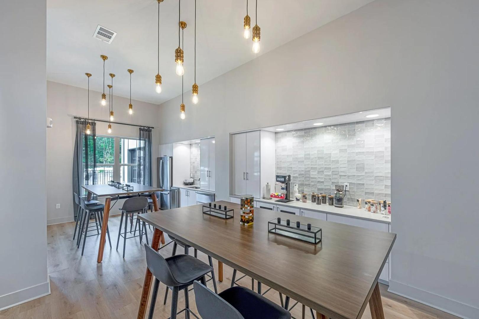Landing Stylish 1BD Clubhouse Gym
