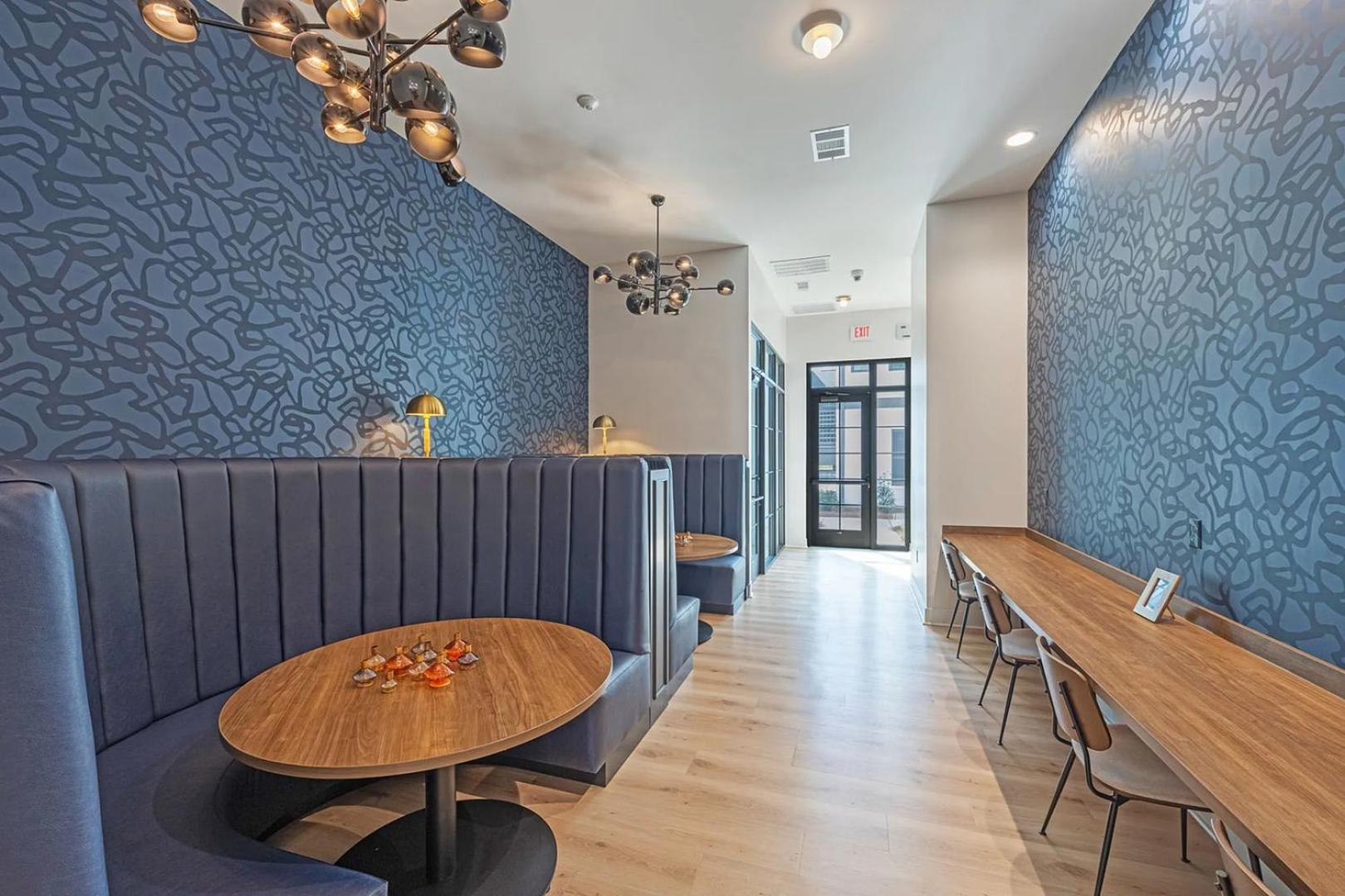 Landing Stylish 1BD Clubhouse Gym