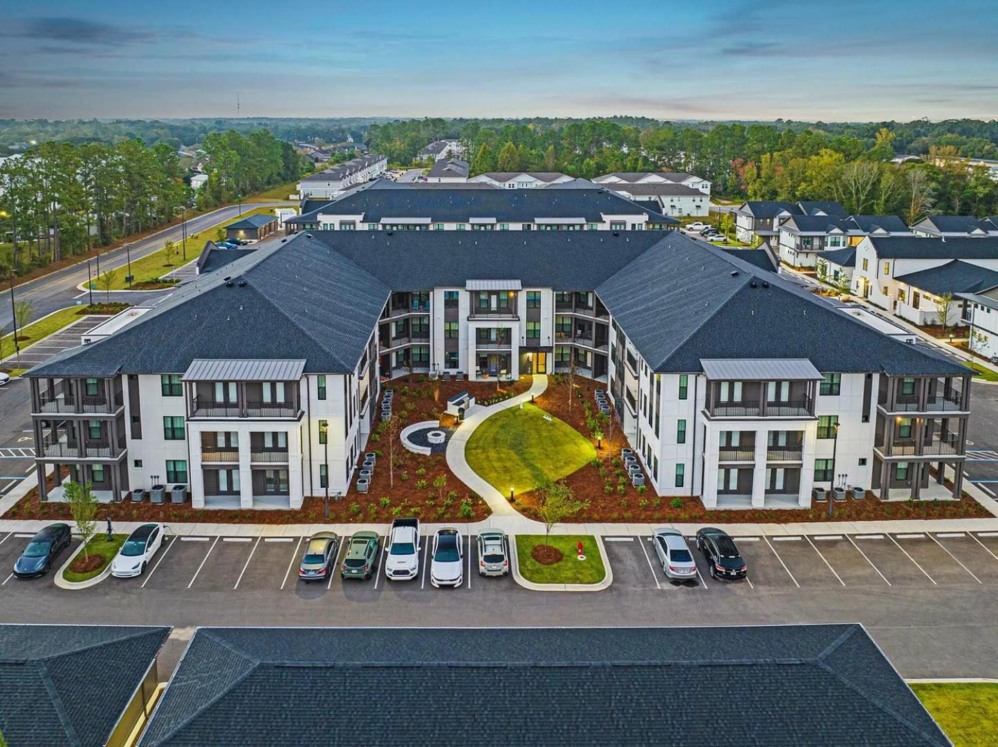 Landing Stylish 1BD Clubhouse Gym