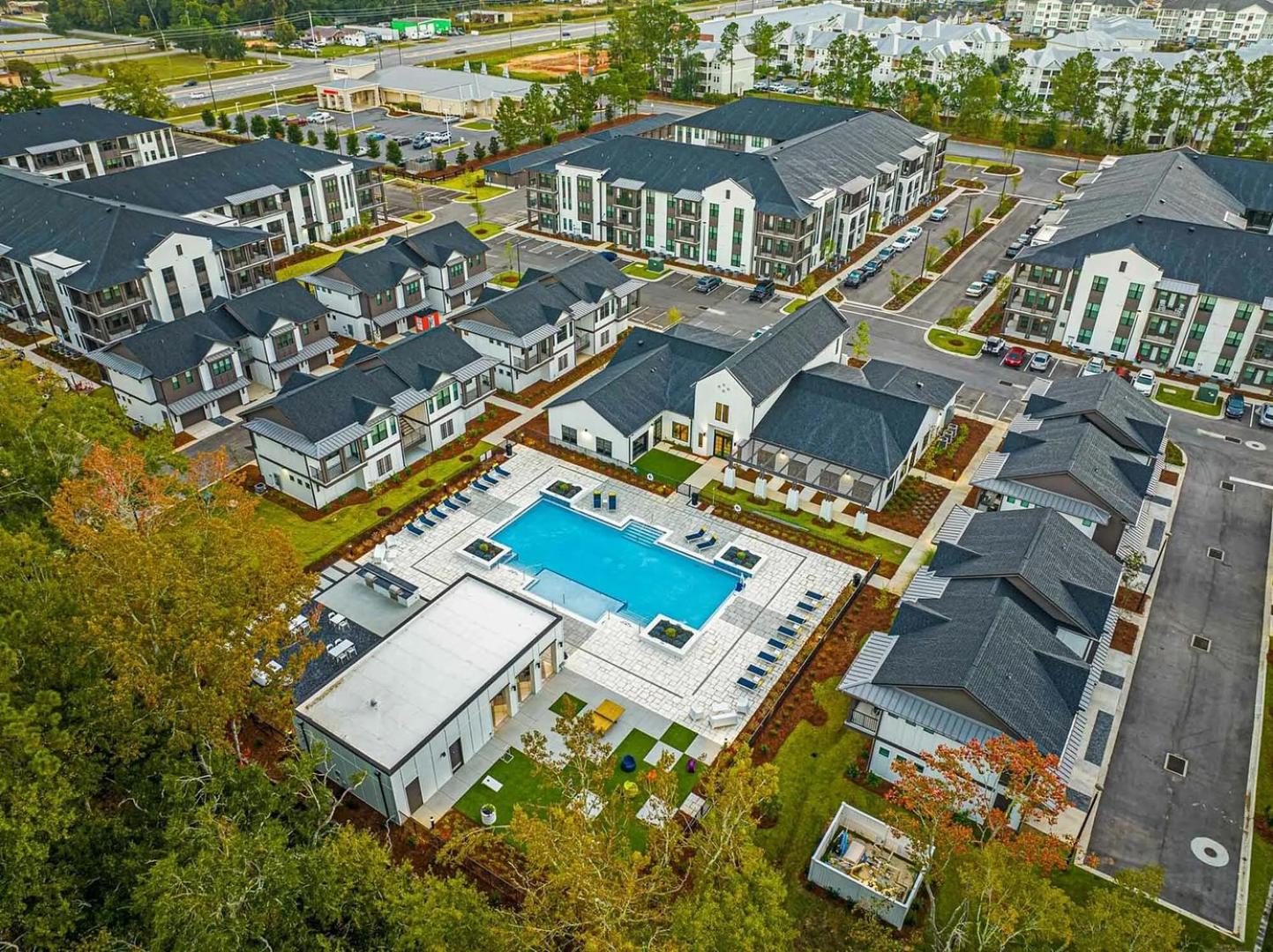 Landing Stylish 1BD Clubhouse Gym
