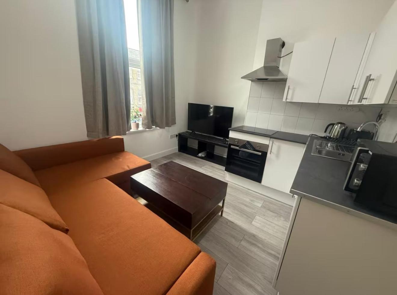Spacious 2 Bedroom Flat In Heart of London!