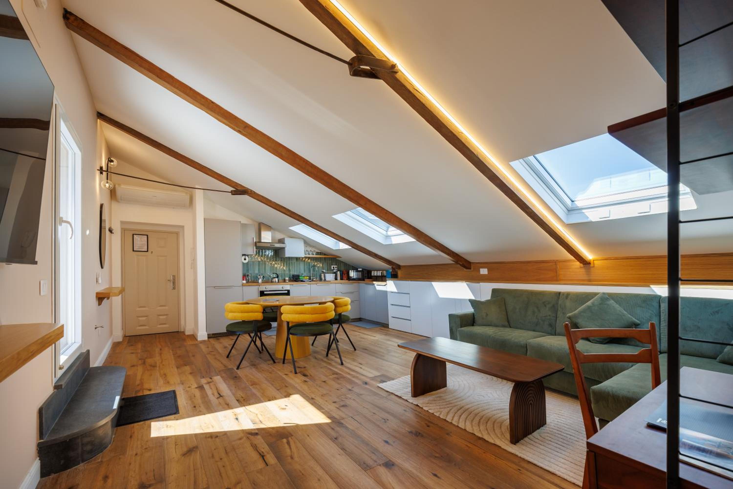 Exclusive Spaccanapoli Penthouse-Terrace with Lift By HouseinNaples