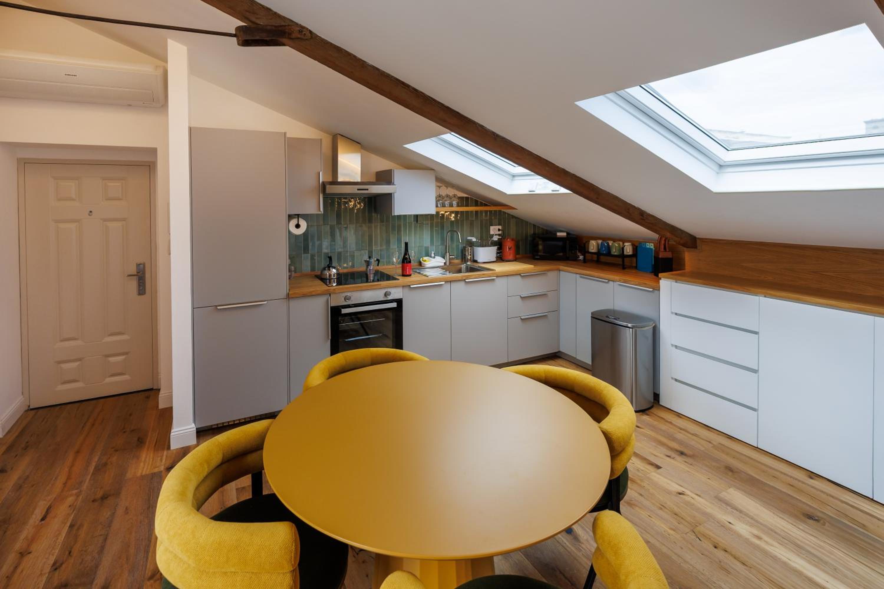 Exclusive Spaccanapoli Penthouse-Terrace with Lift By HouseinNaples