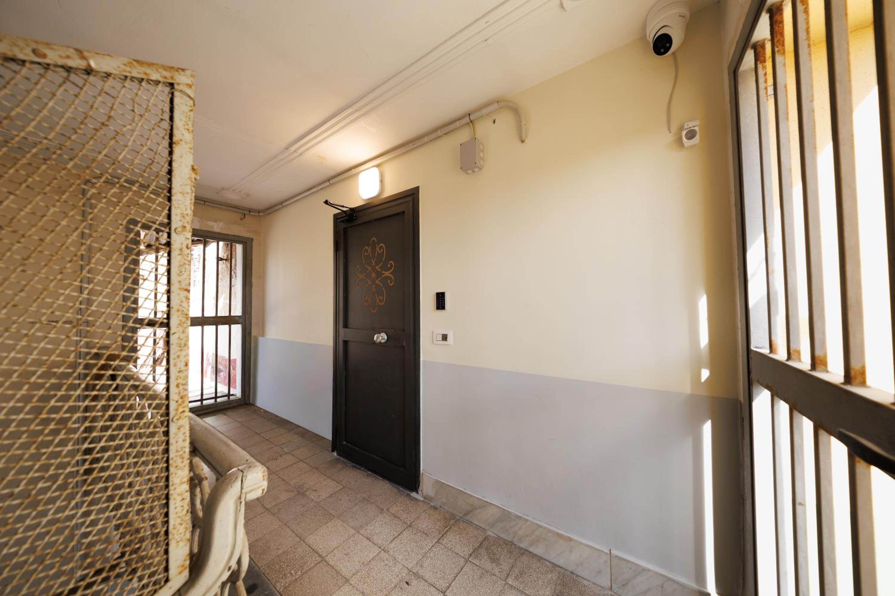Exclusive Spaccanapoli Penthouse-Terrace with Lift By HouseinNaples