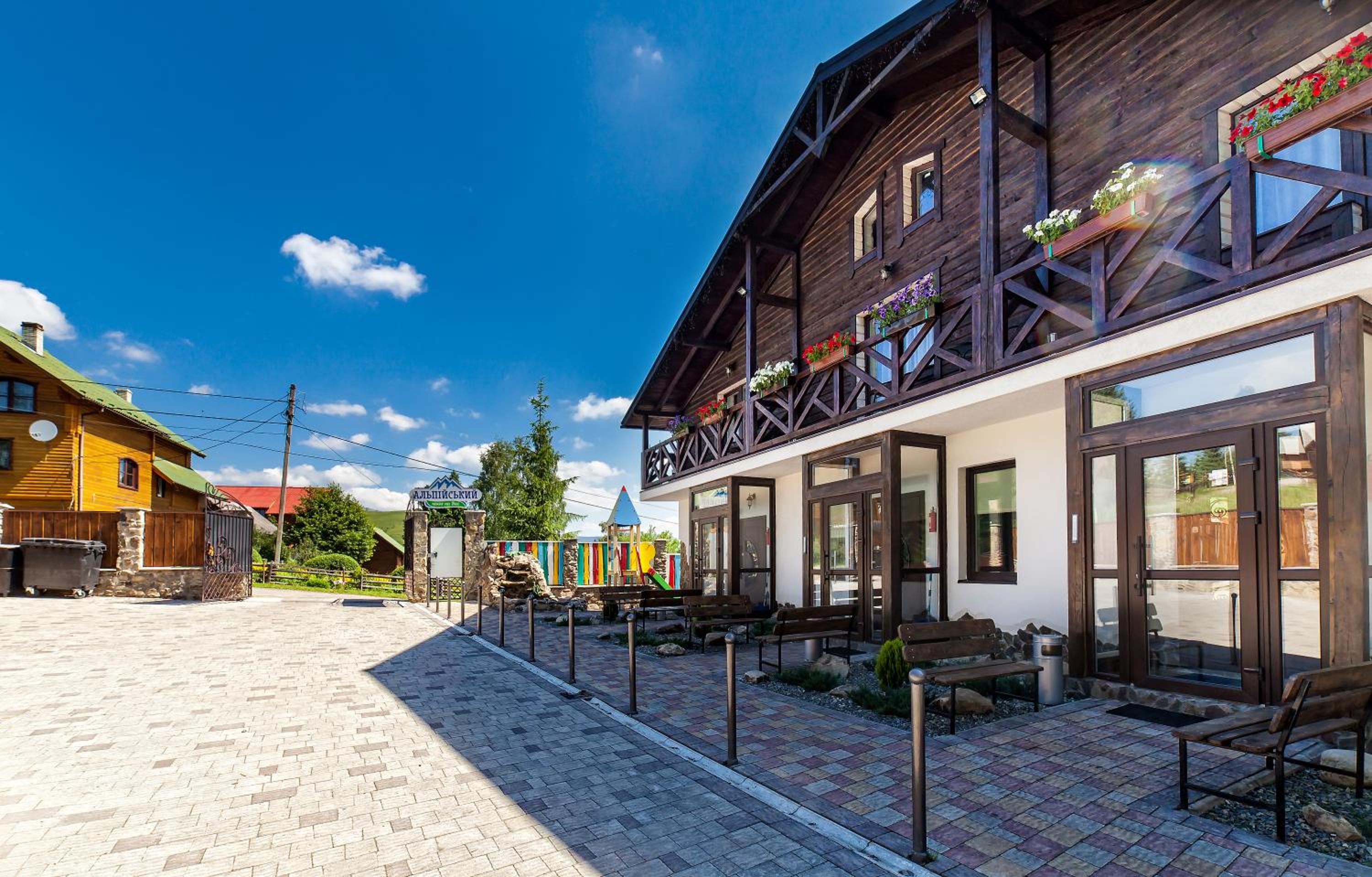 Alpiyskiy view 2