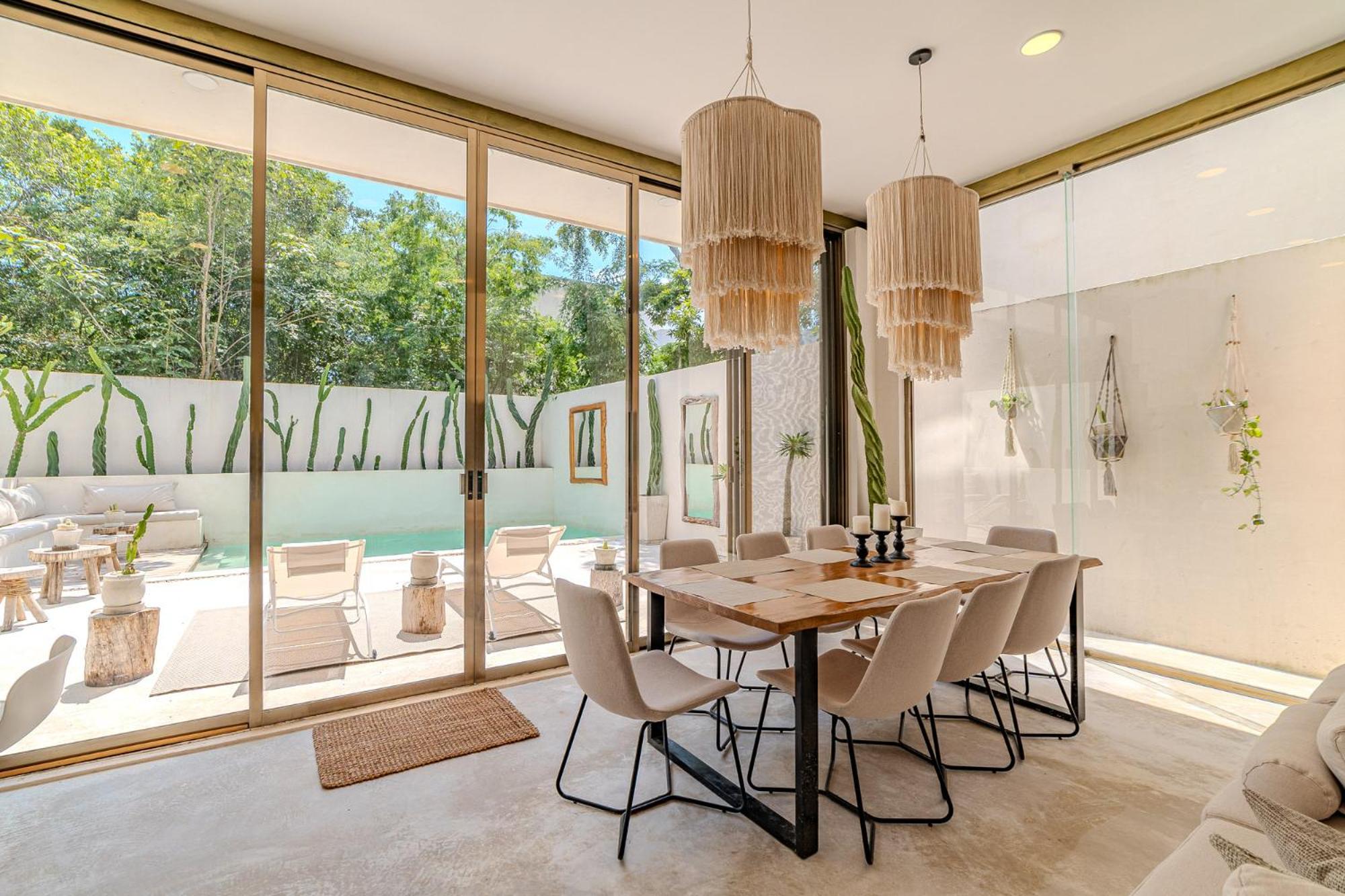 Villa Tulipan Modern 4 bedroom 4 bathroom and private pool