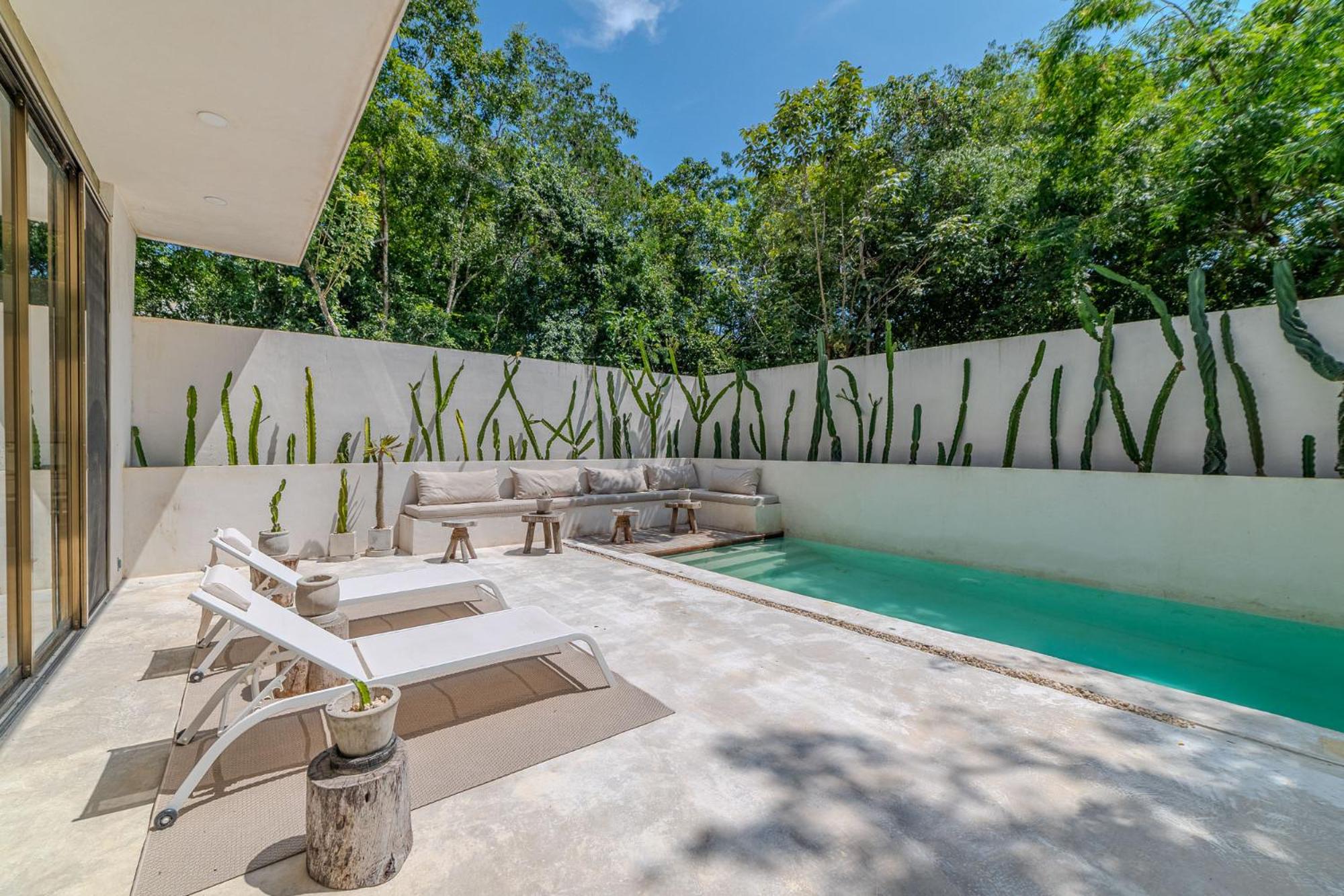 Villa Tulipan Modern 4 bedroom 4 bathroom and private pool
