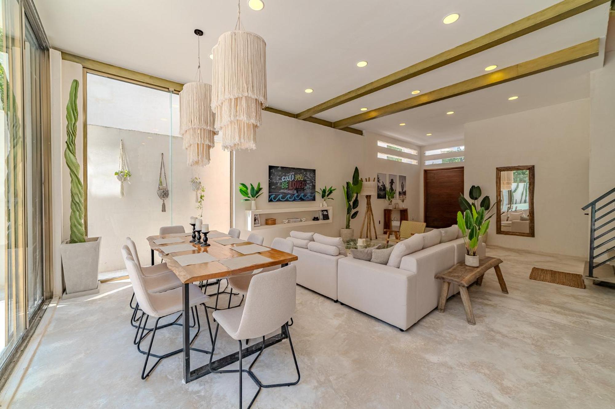 Villa Tulipan Modern 4 bedroom 4 bathroom and private pool