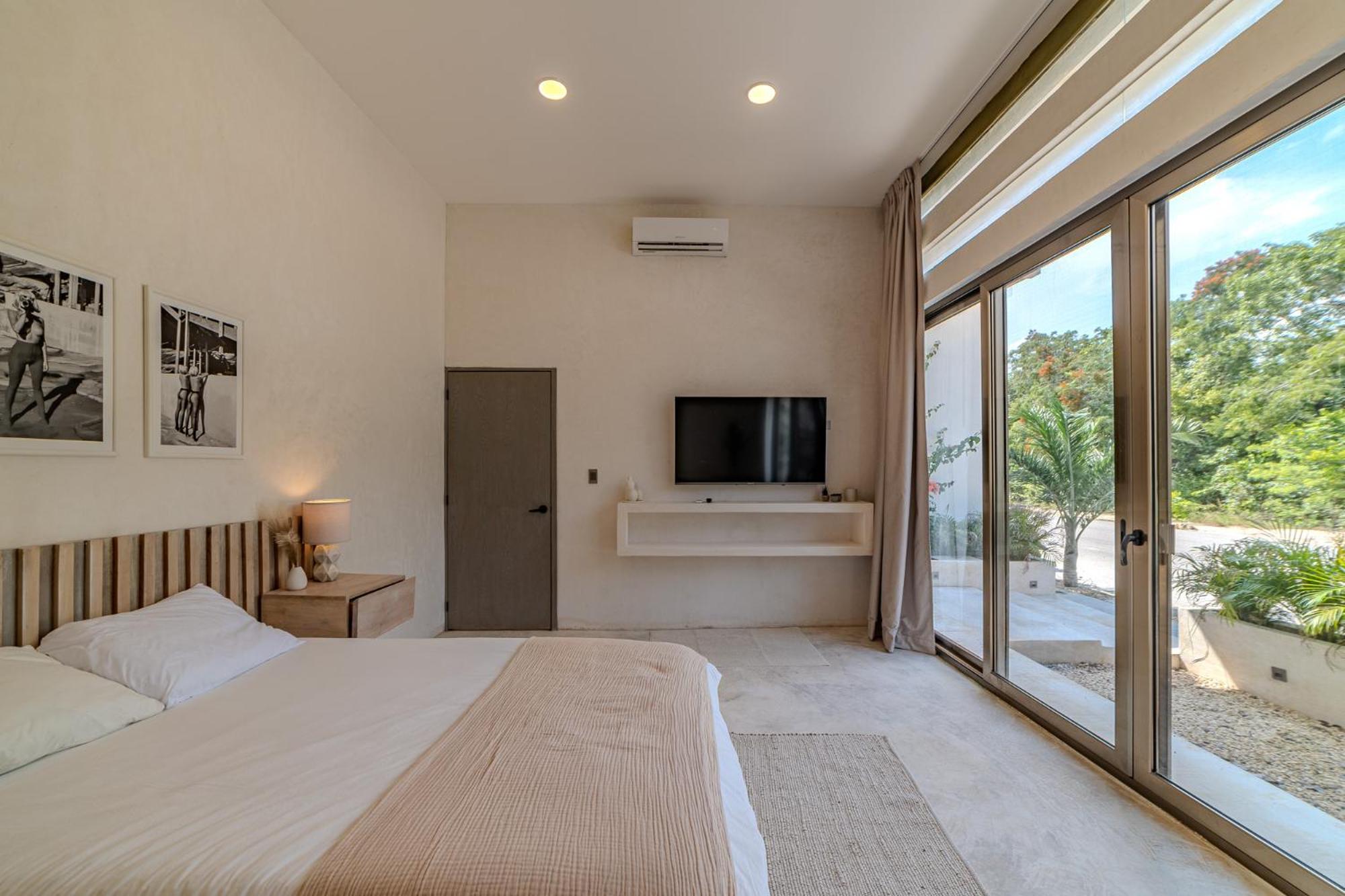 Villa Tulipan Modern 4 bedroom 4 bathroom and private pool