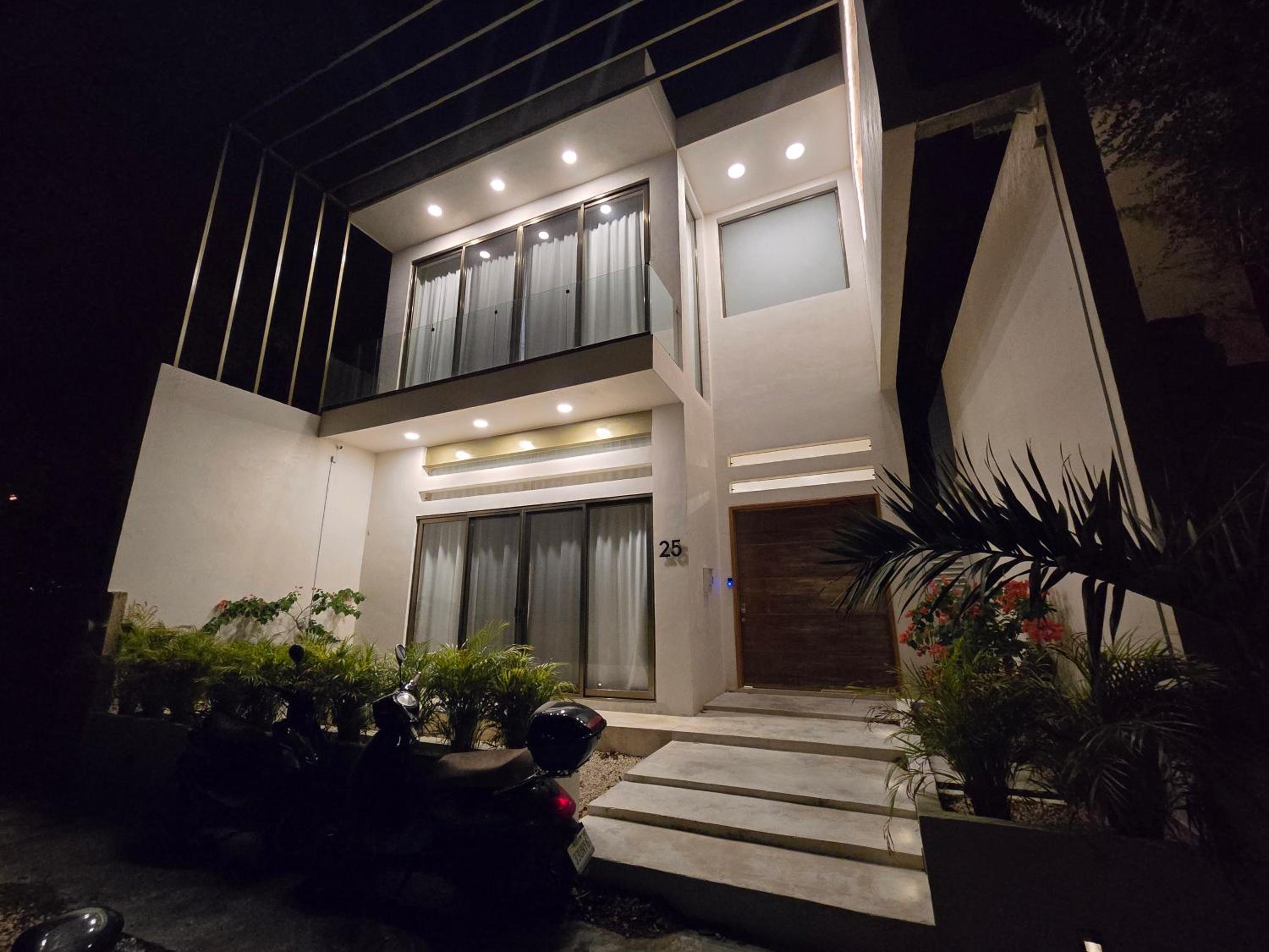 Villa Tulipan Modern 4 bedroom 4 bathroom and private pool
