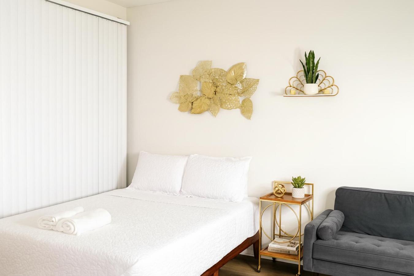 Ocean Breeze Marina Suites with Pool, Gym & Hot Tub