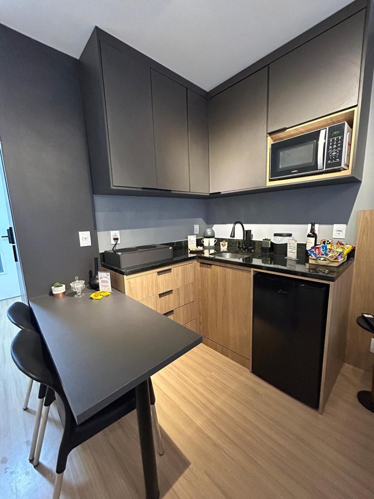 Uni Home 405 - COM ESTACIONAMENTO GRATUITO - Studio moderno e novo perto do MAC - Boa Viagem