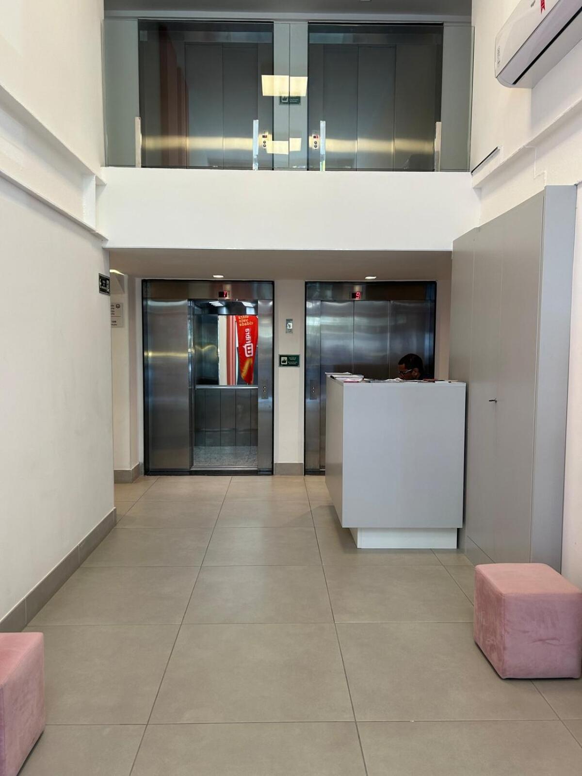 Uni Home 405 - COM ESTACIONAMENTO GRATUITO - Studio moderno e novo perto do MAC - Boa Viagem