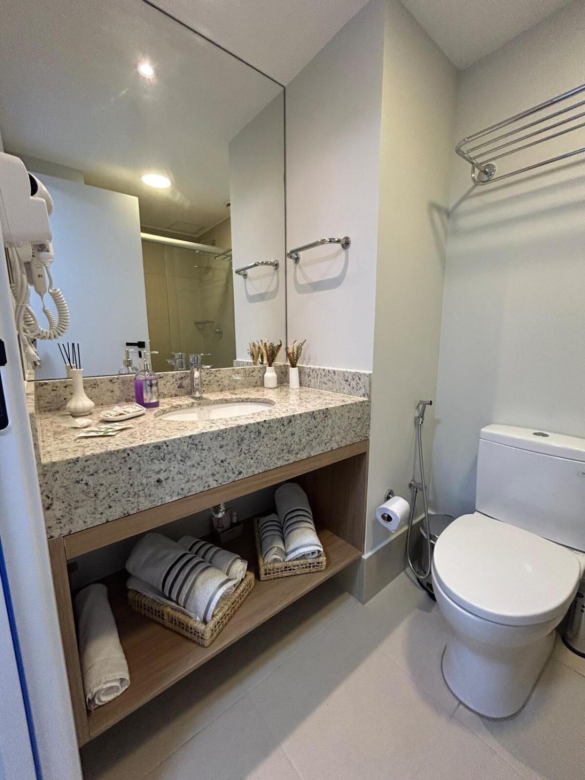 Uni Home 405 - COM ESTACIONAMENTO GRATUITO - Studio moderno e novo perto do MAC - Boa Viagem