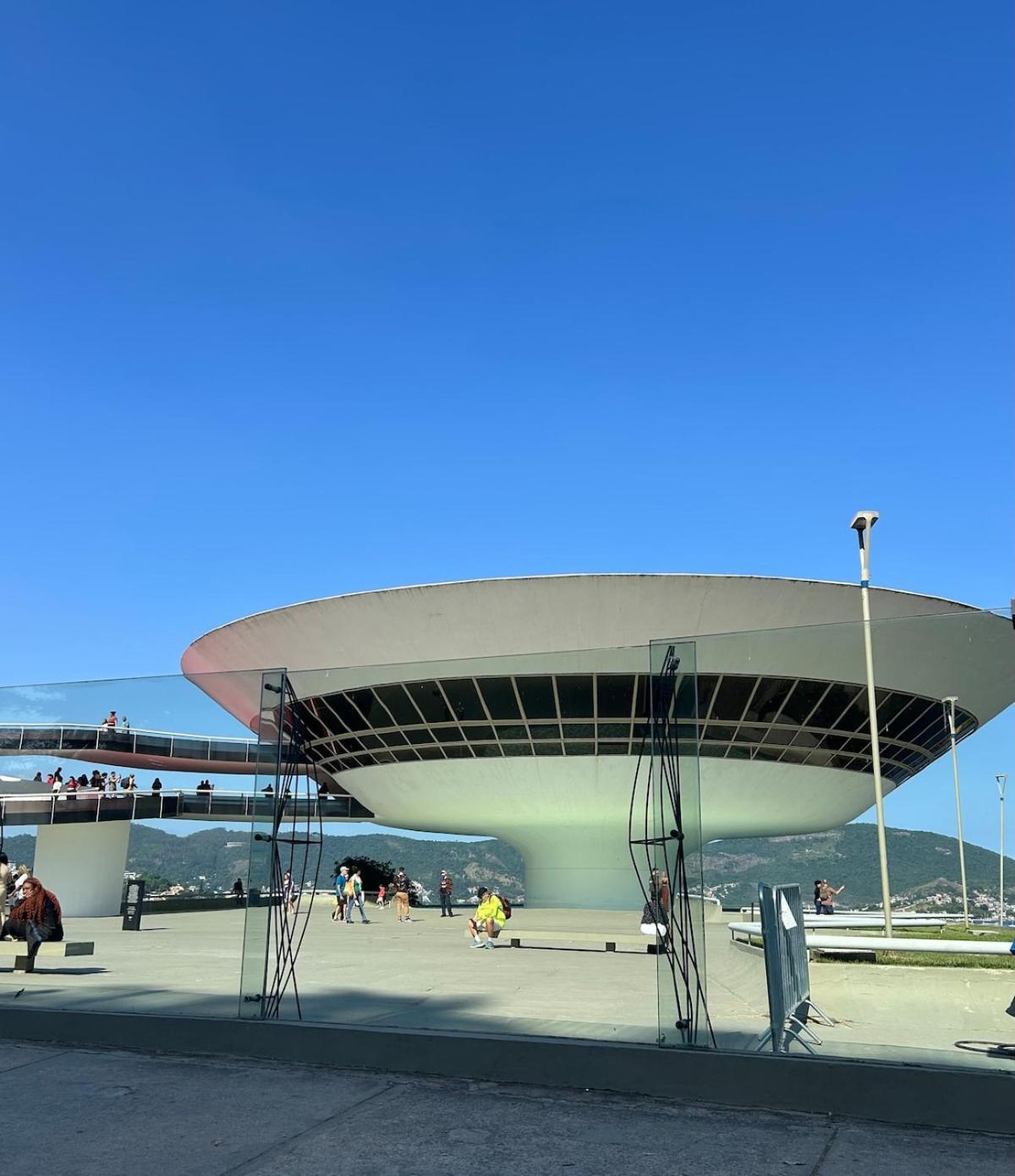Uni Home 405 - COM ESTACIONAMENTO GRATUITO - Studio moderno e novo perto do MAC - Boa Viagem