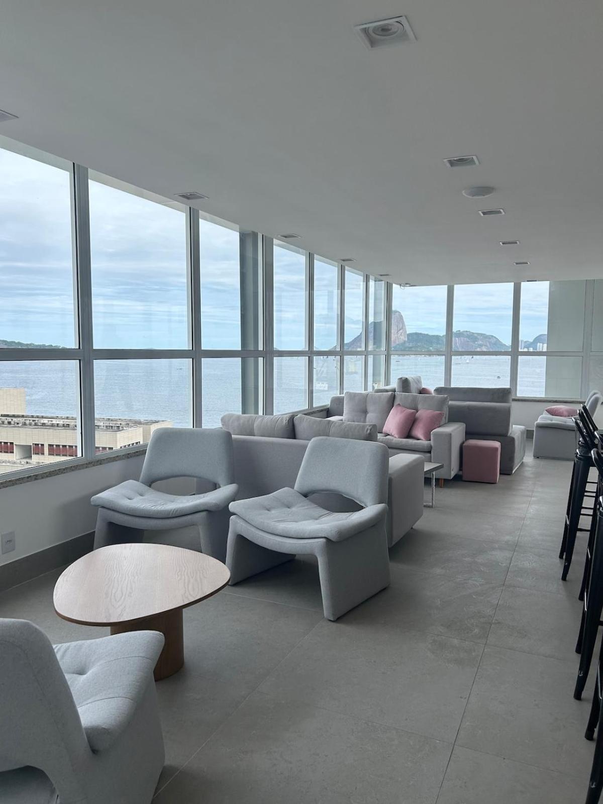 Uni Home 405 - COM ESTACIONAMENTO GRATUITO - Studio moderno e novo perto do MAC - Boa Viagem