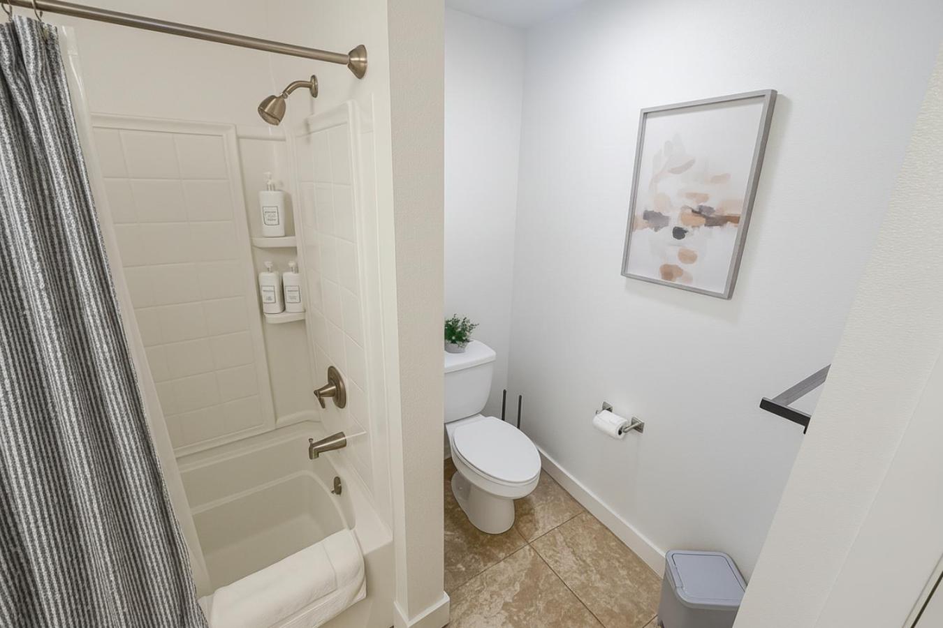 Ocean Breeze Marina Suites with Pool, Gym & Hot Tub