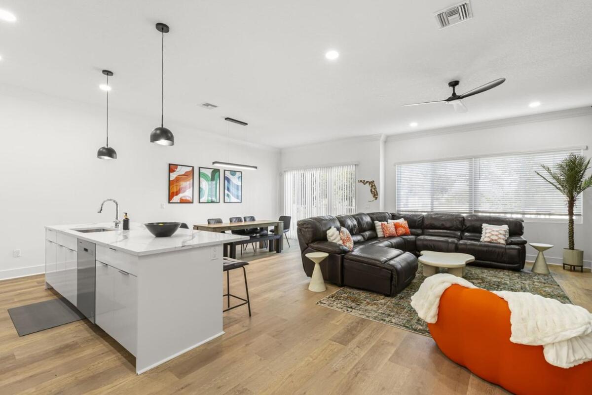 NEW! Columbus Cove - Gorgeous, Florida Themed Home In Heart of Tampa