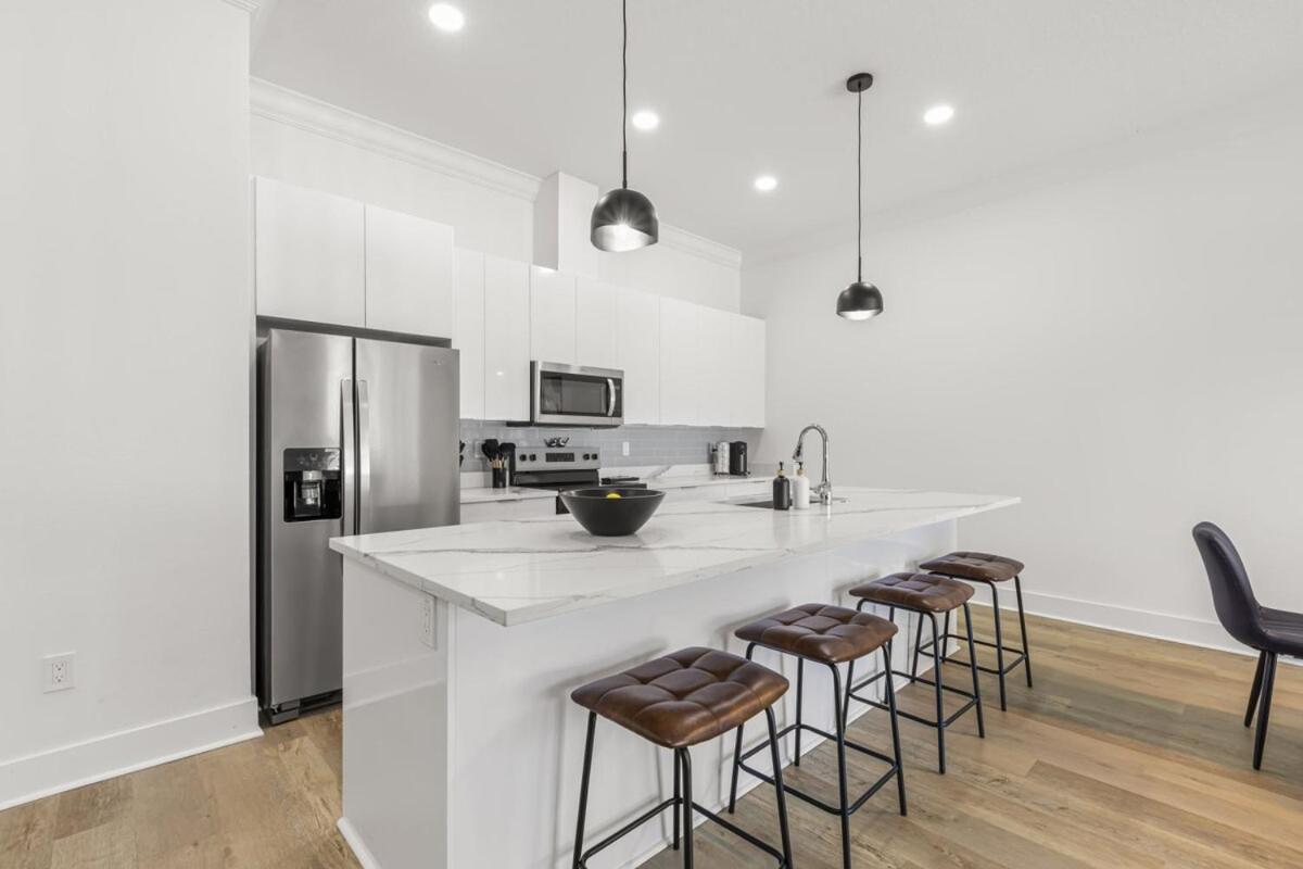 NEW! Columbus Cove - Gorgeous, Florida Themed Home In Heart of Tampa