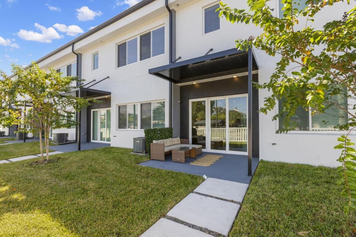 NEW! Columbus Cove - Gorgeous, Florida Themed Home In Heart of Tampa