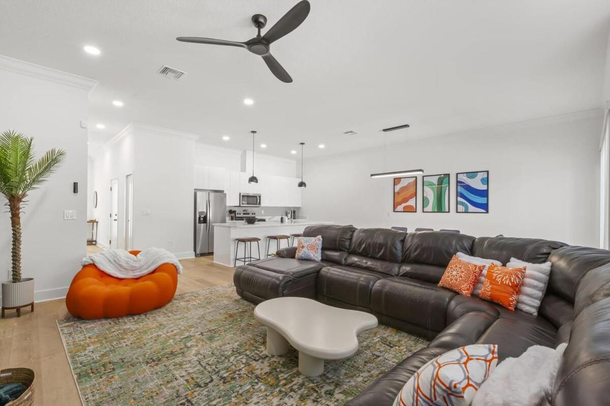 NEW! Columbus Cove - Gorgeous, Florida Themed Home In Heart of Tampa