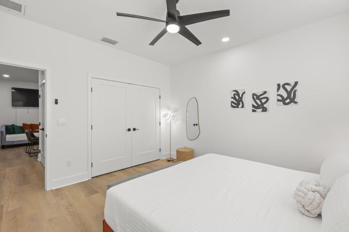NEW! Columbus Cove - Gorgeous, Florida Themed Home In Heart of Tampa
