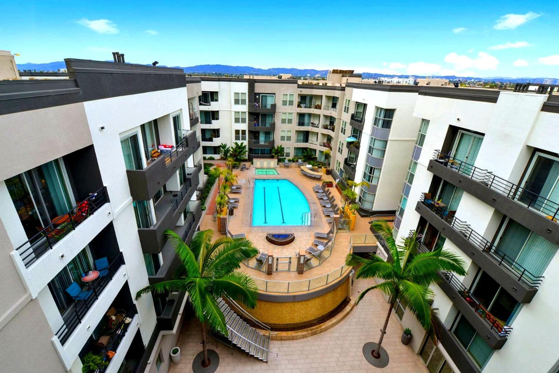 Ocean Breeze Marina Suites with Pool, Gym & Hot Tub