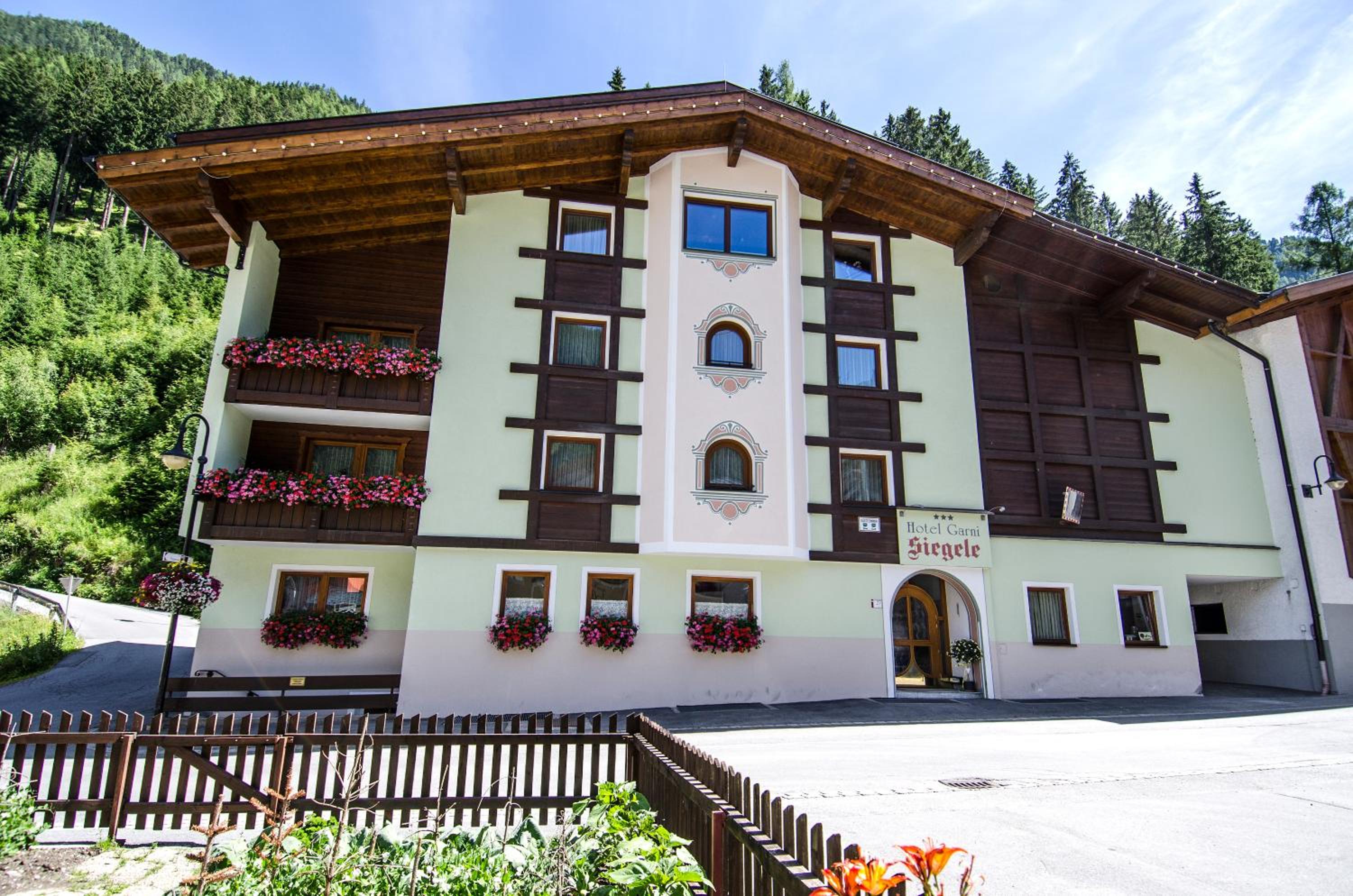 Hotel Garni Siegele - inklusive Silvretta-Card PREMIUM