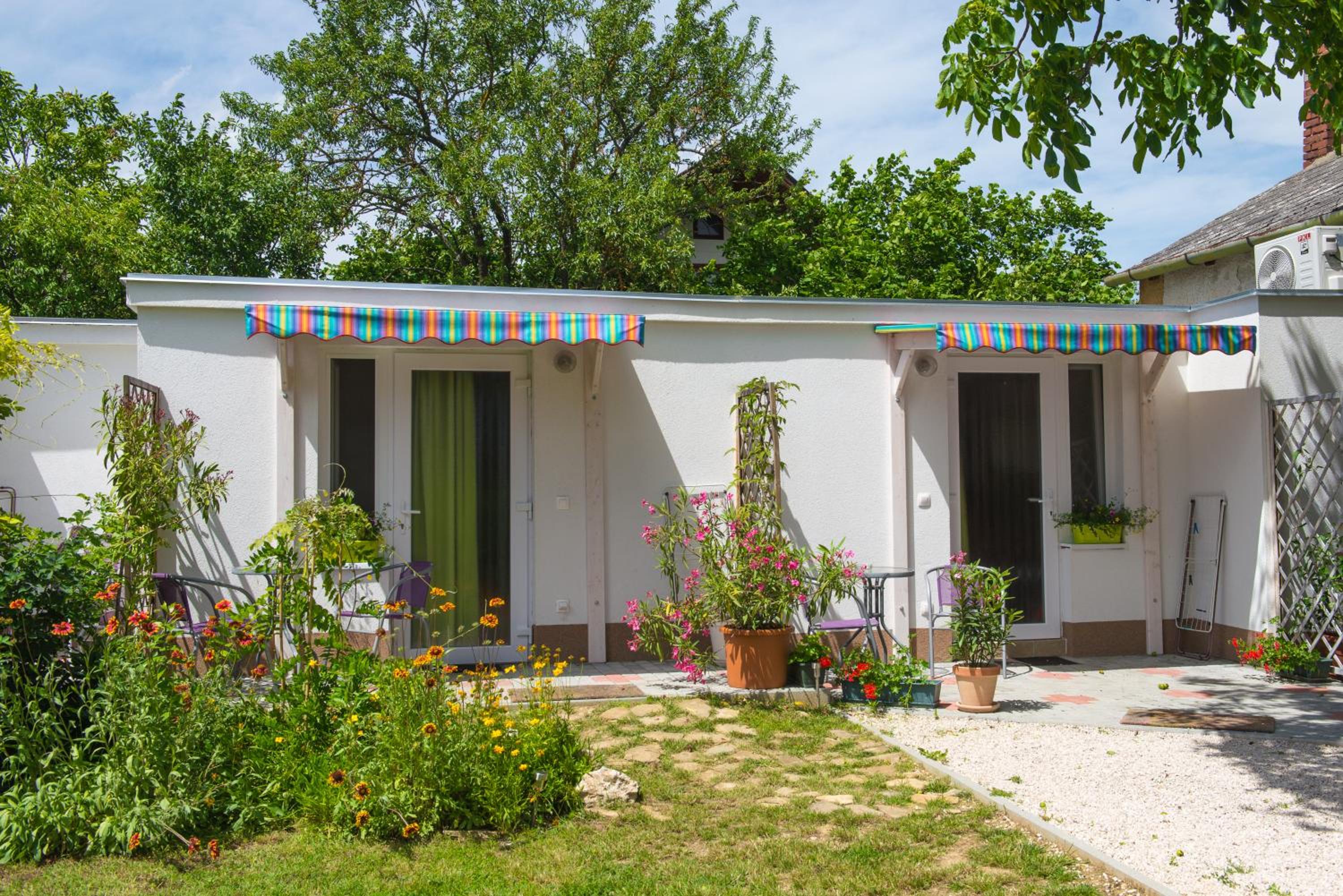 Orgona Apartman- és Nyaralóház view 3