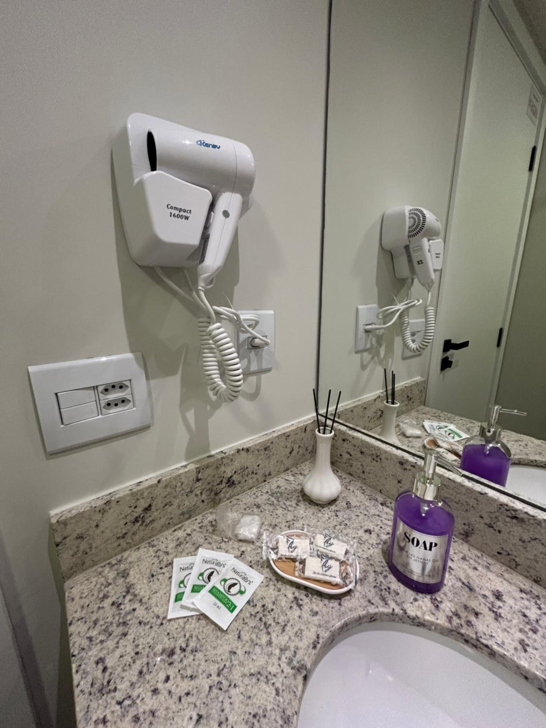 Uni Home 405 - COM ESTACIONAMENTO GRATUITO - Studio moderno e novo perto do MAC - Boa Viagem