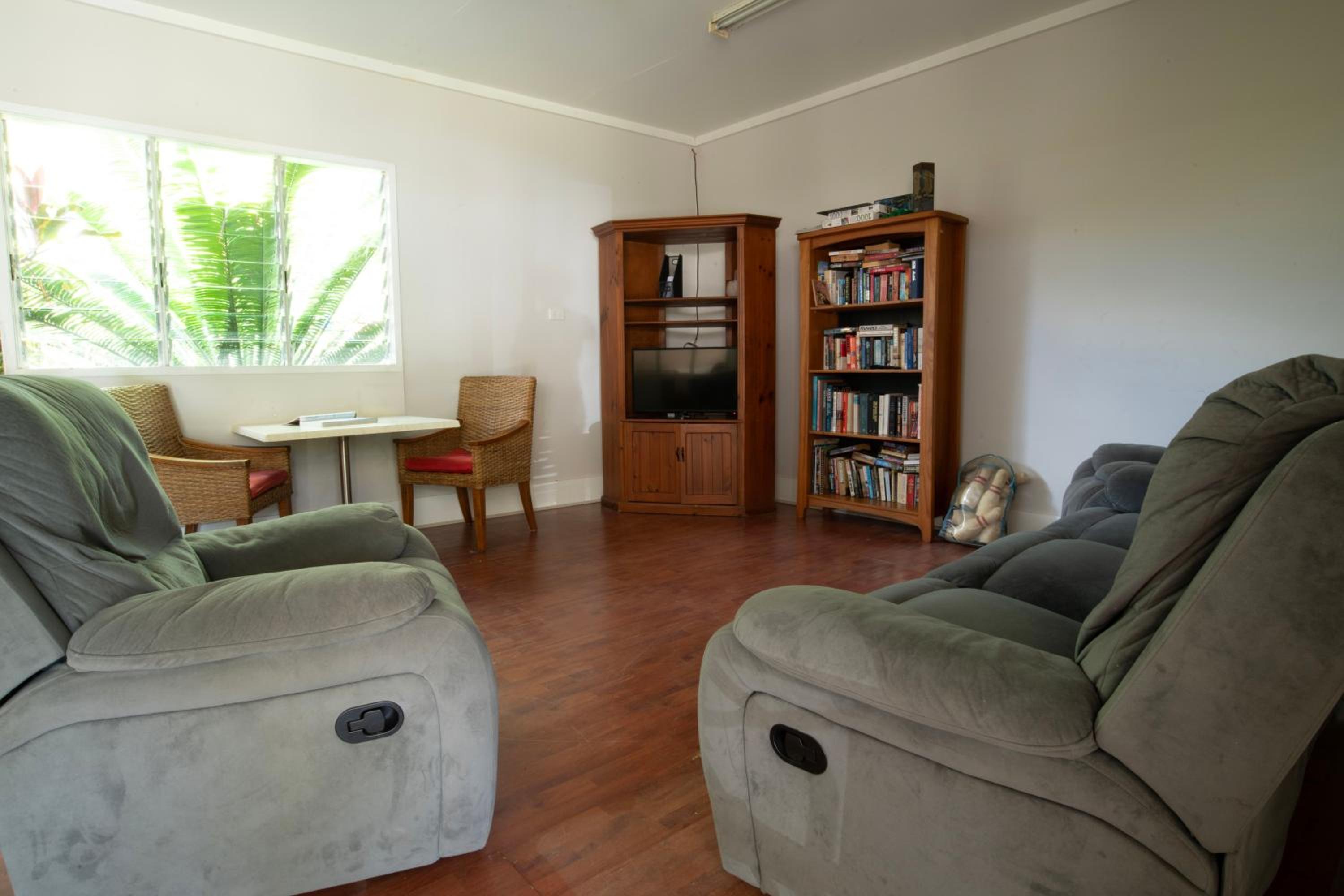 Tropical Hibiscus Caravan Park
