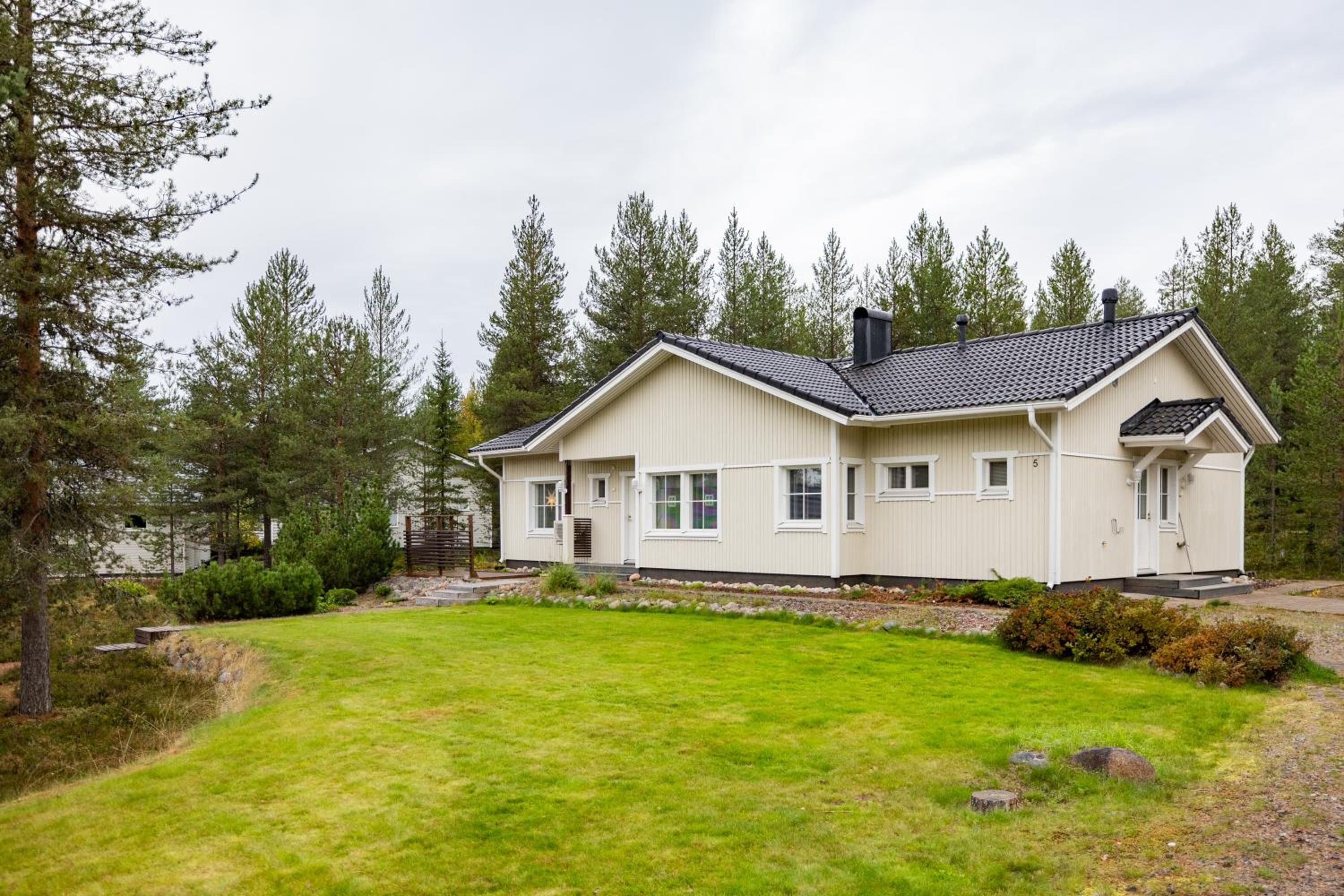 Villa Christmas Star By BookLapland