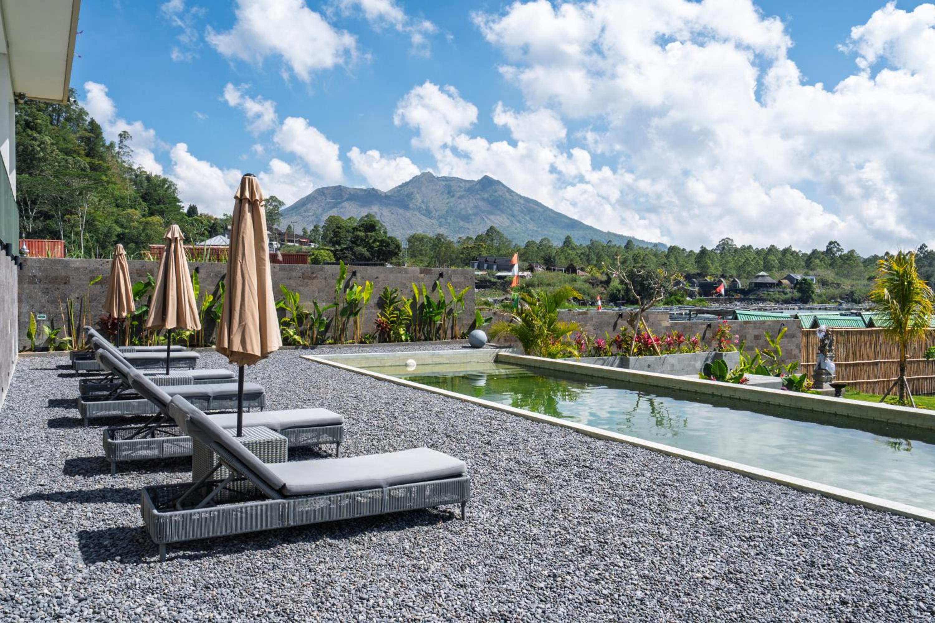 Tribhuwana Padma Lake Resort