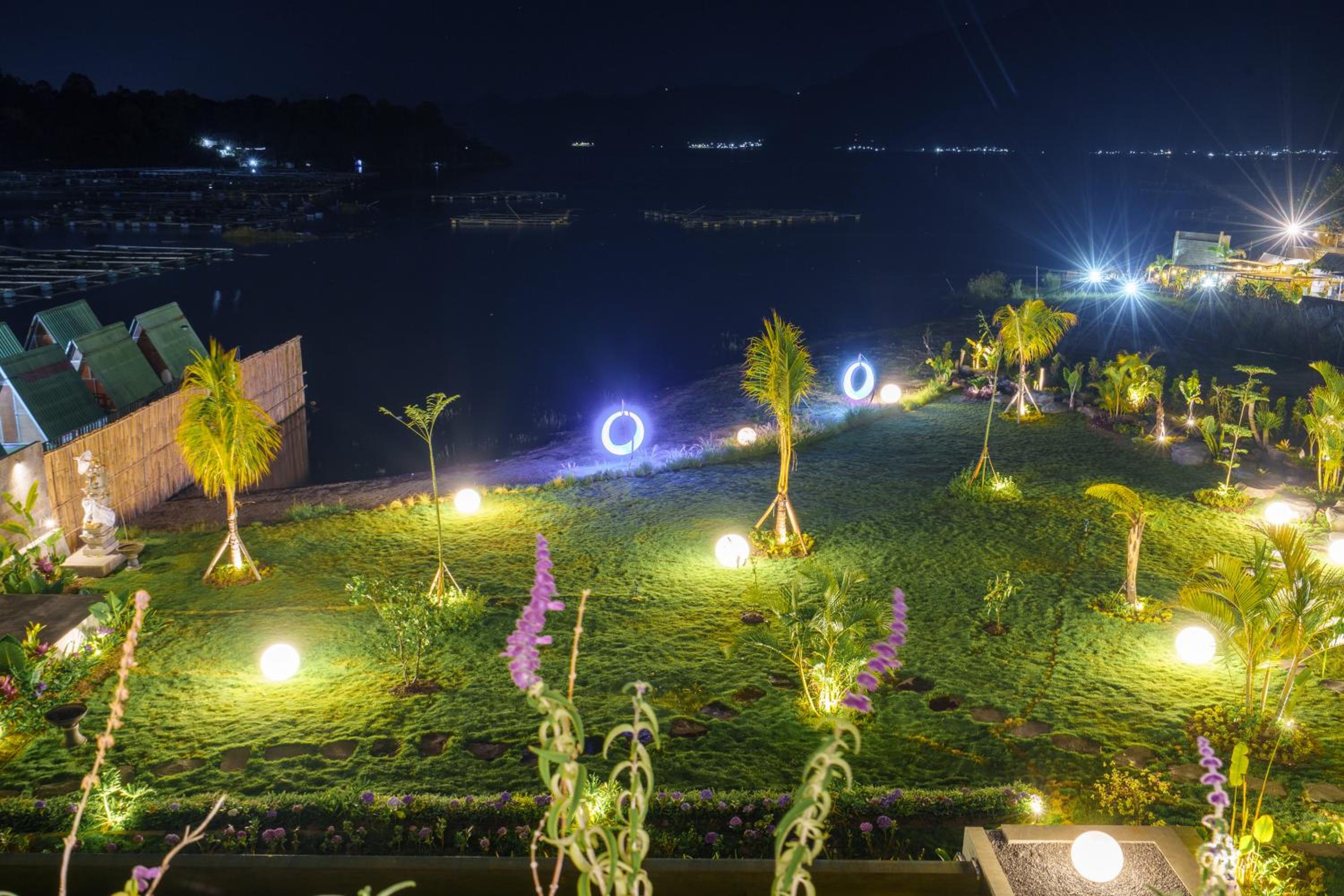 Tribhuwana Padma Lake Resort