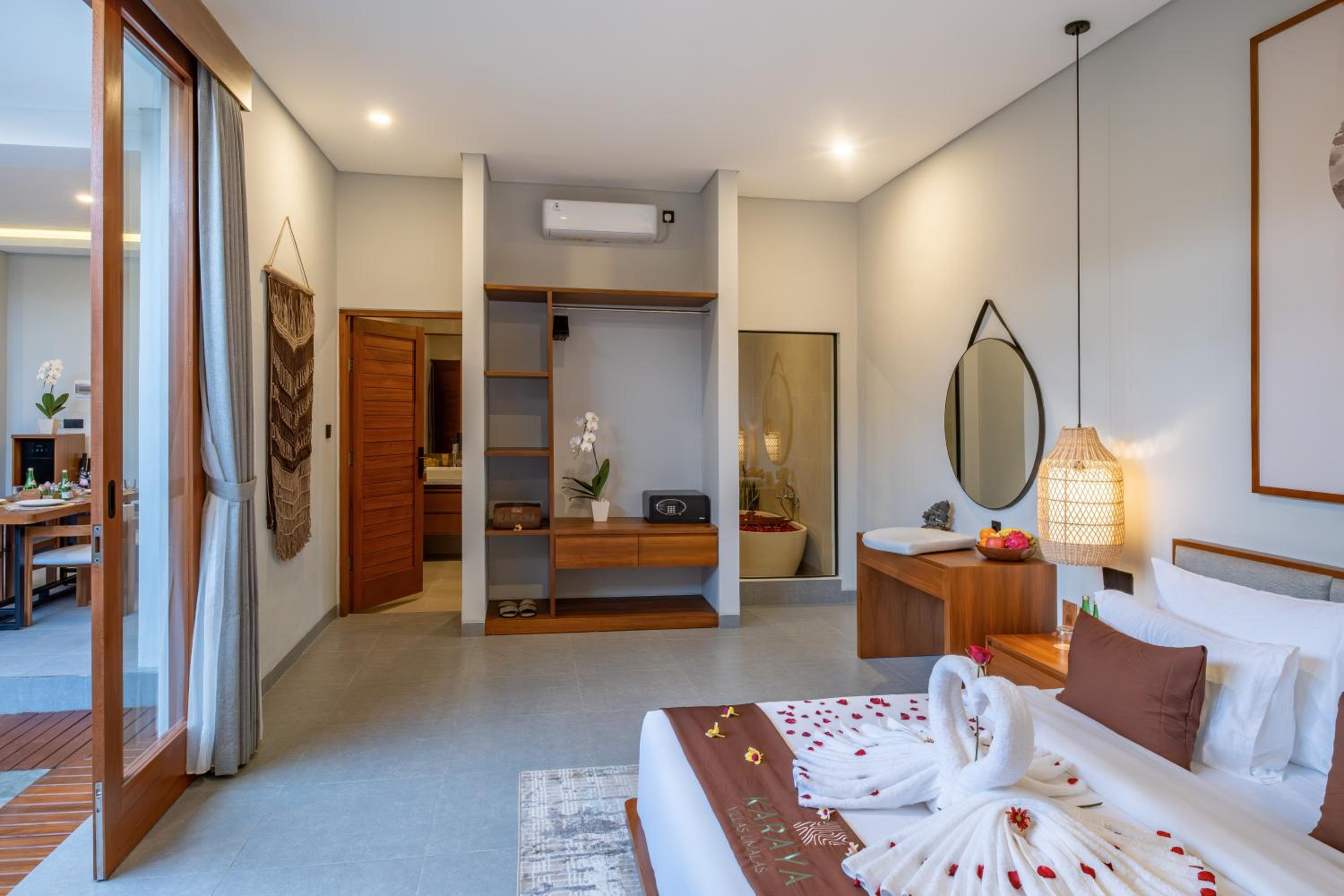 Karaya Villas Umalas - Free In-Villa Culture Immersion Programs