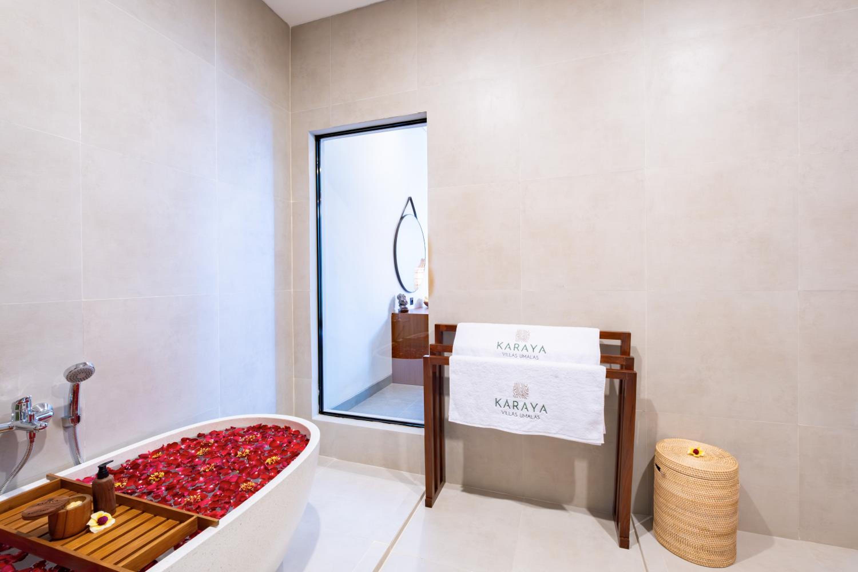 Karaya Villas Umalas - Free In-Villa Culture Immersion Programs